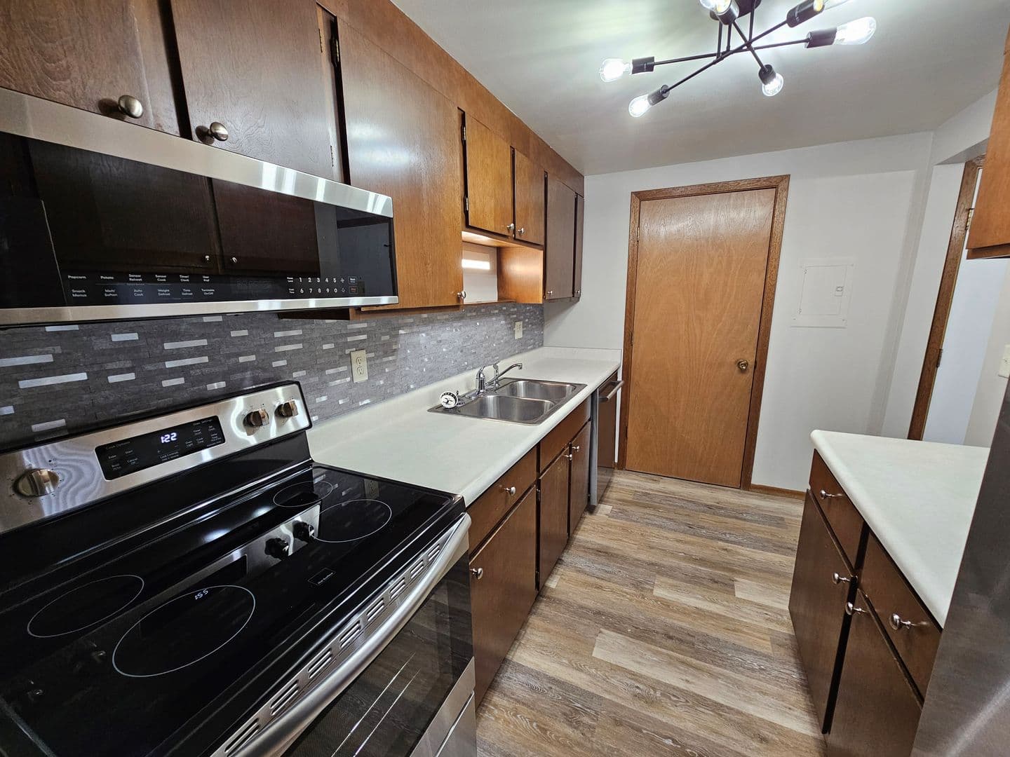 Plover Apartment: 3520 Evergreen Dr
