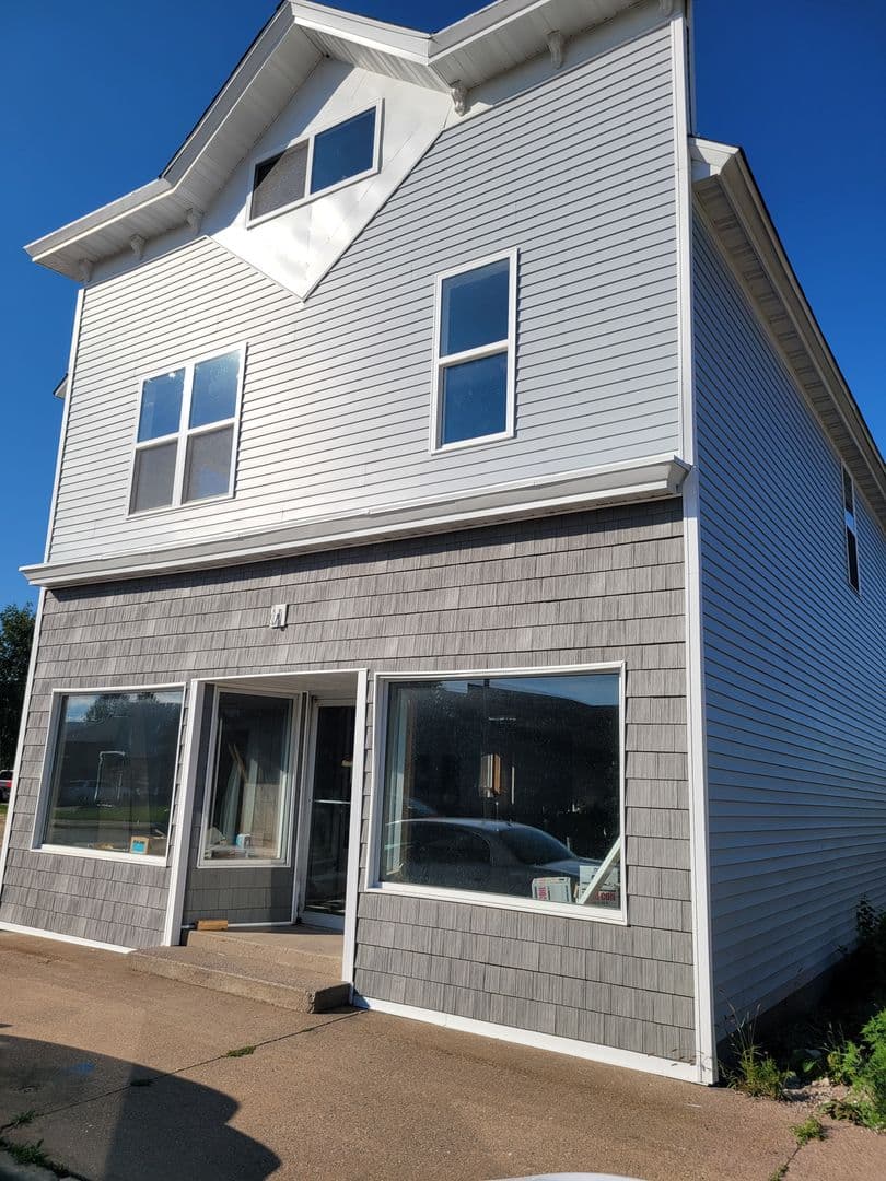 Marion Apartment: 112 E Garfield Ave