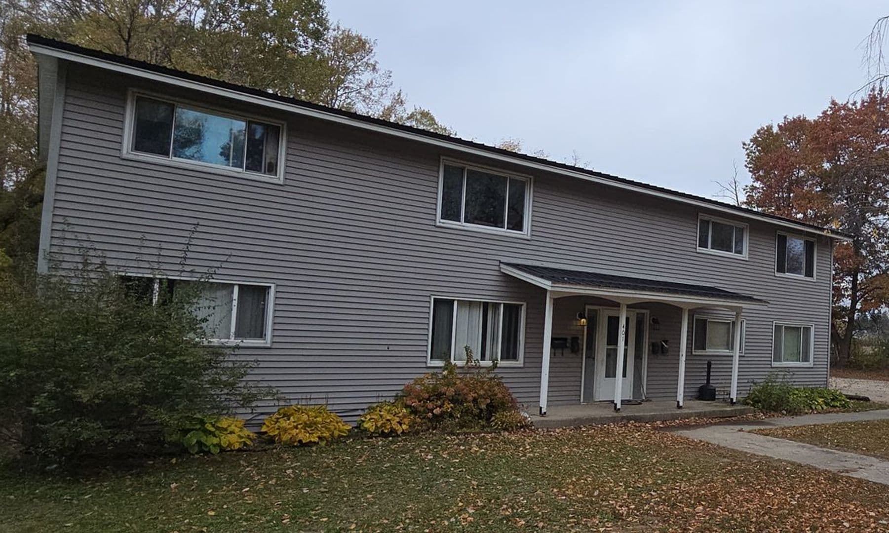 Peshtigo Apartment: 401 S Wells Avenue
