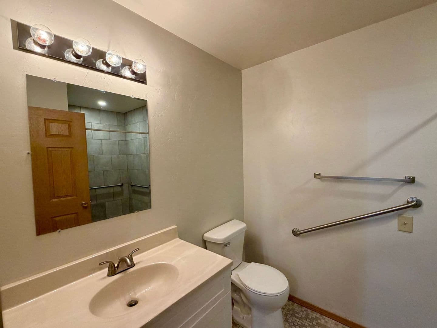 Wausau Apartment: 1813 N 11th Ave