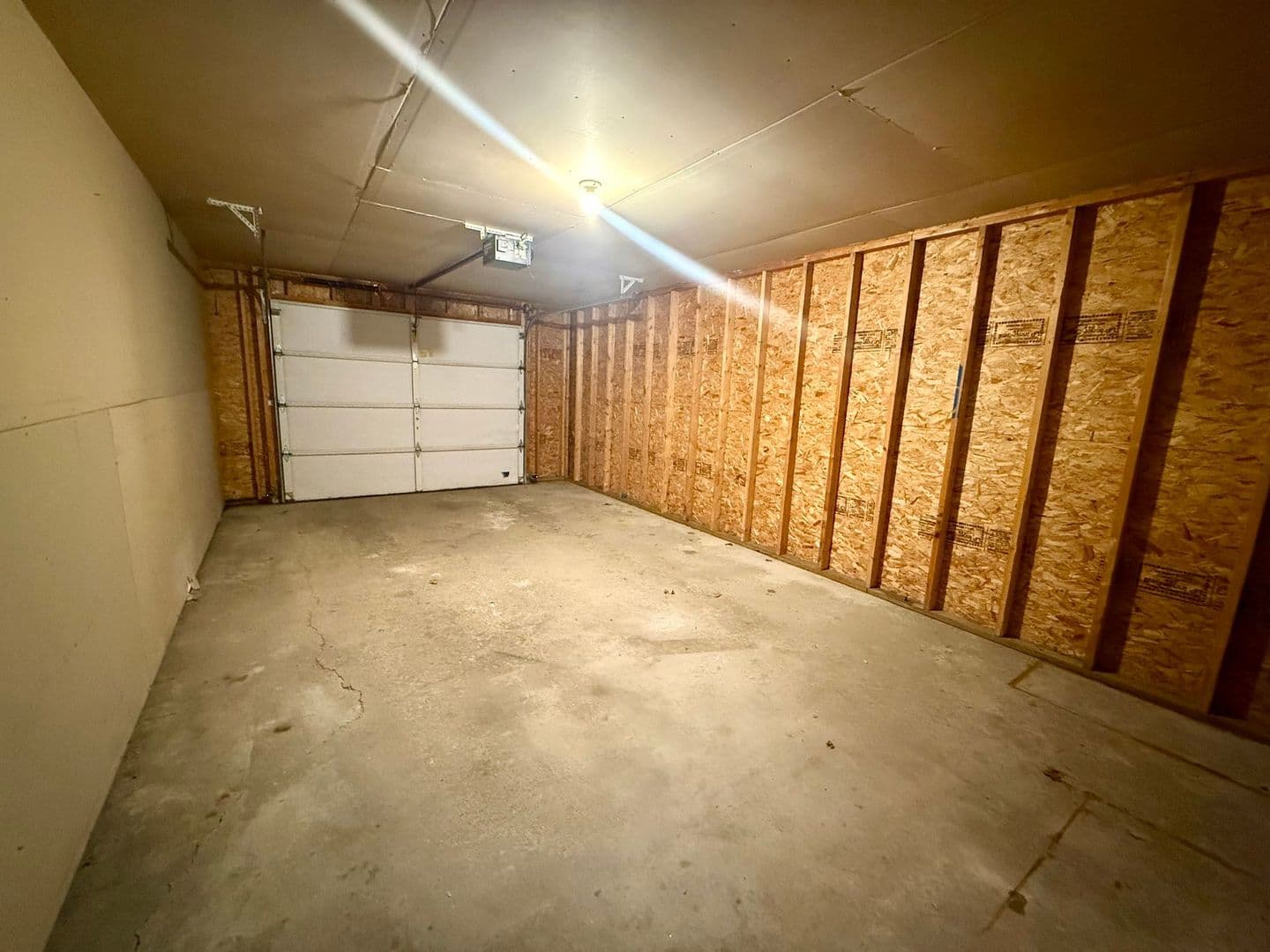 Plover Apartment: 3126 Wilson Avenue