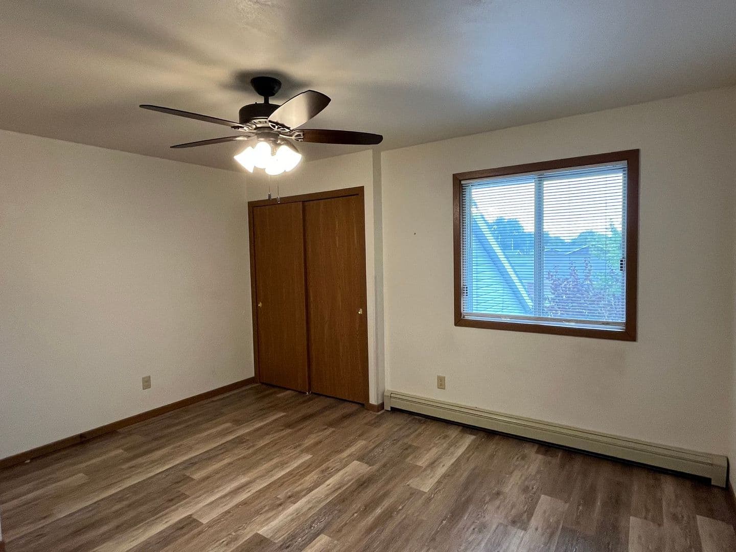 Plover Apartment: 2720 Washington Ave