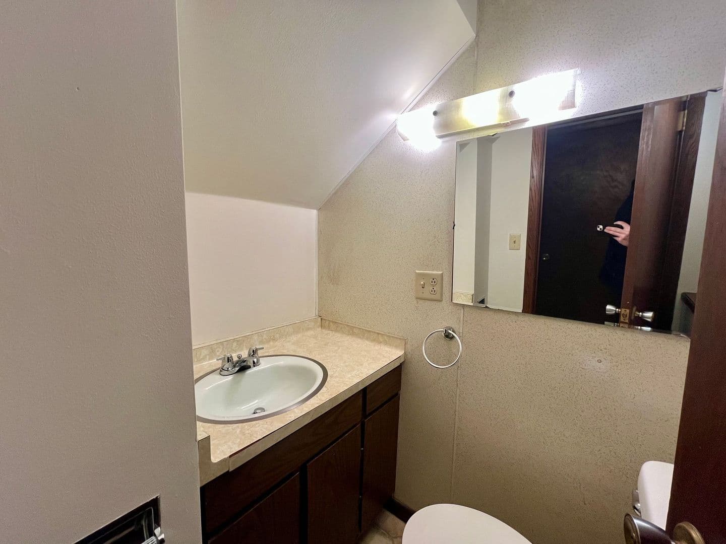 Wittenberg Apartment: 207 E Front St