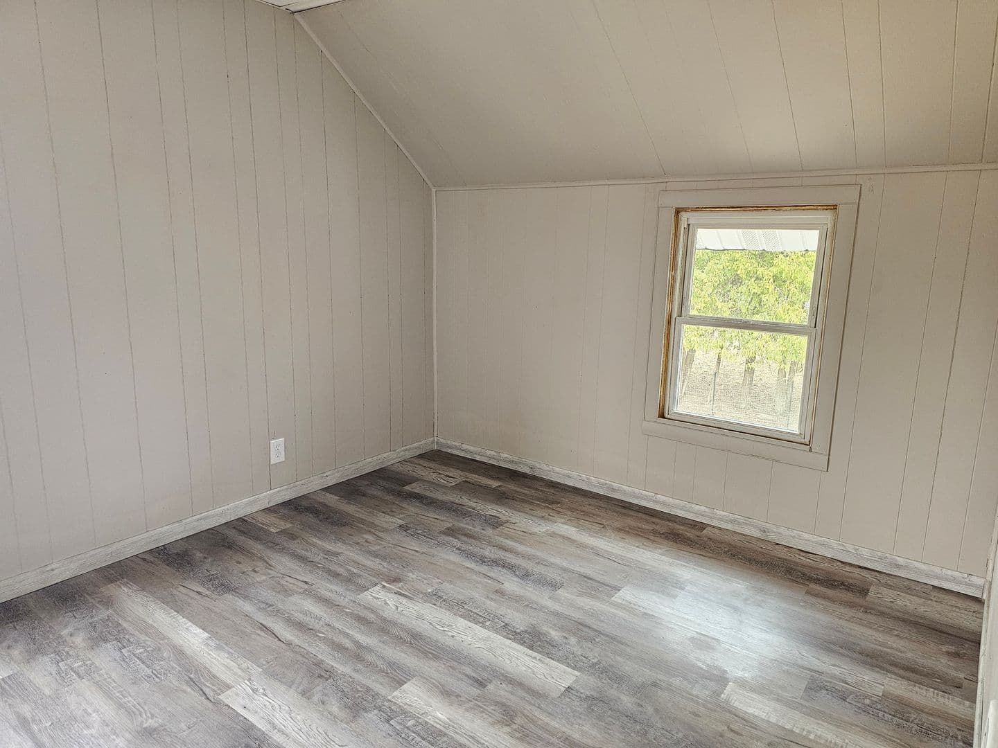 Nekoosa Apartment: 618 North St
