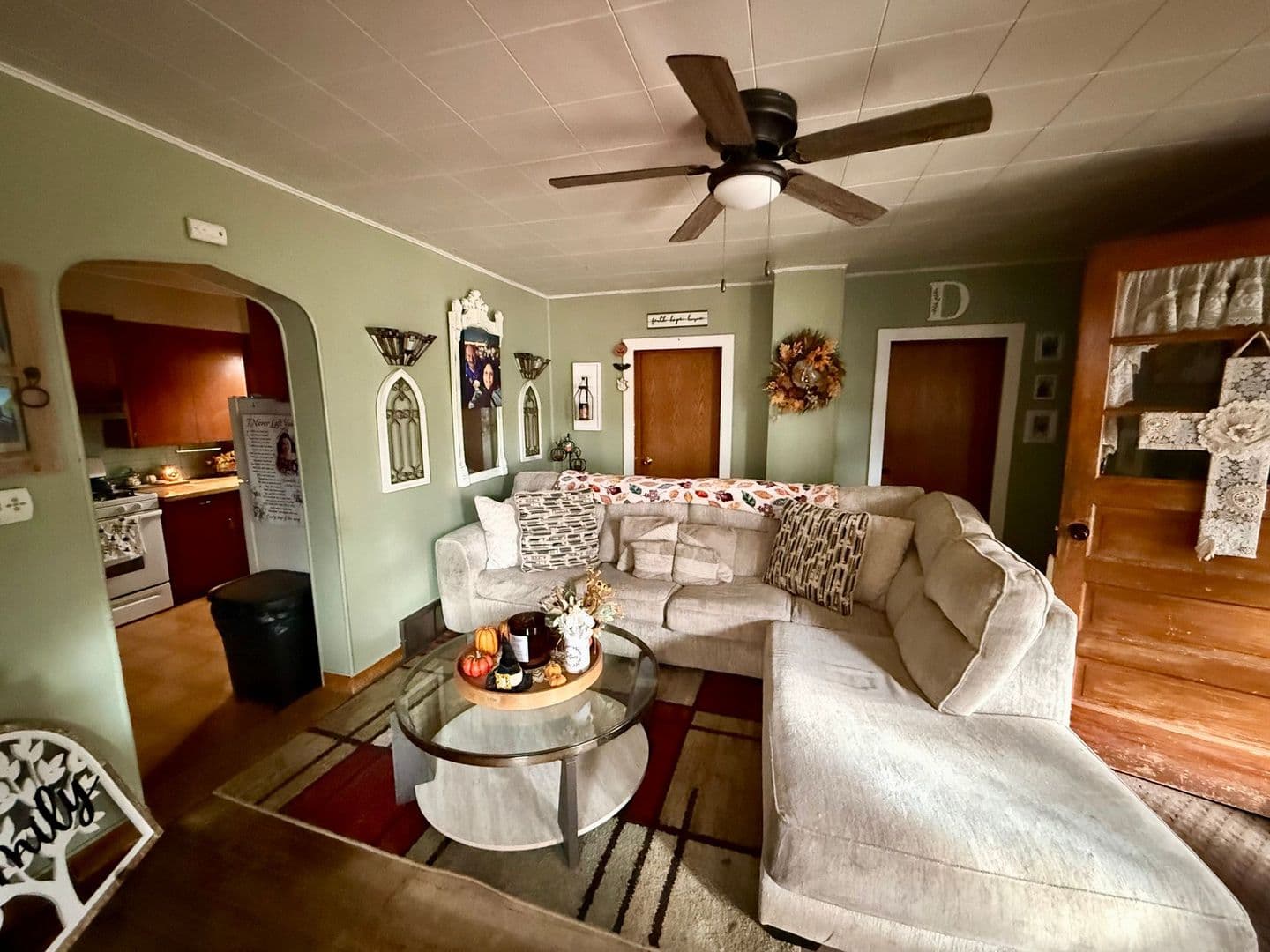 Merrill House: 604 N Genesee St