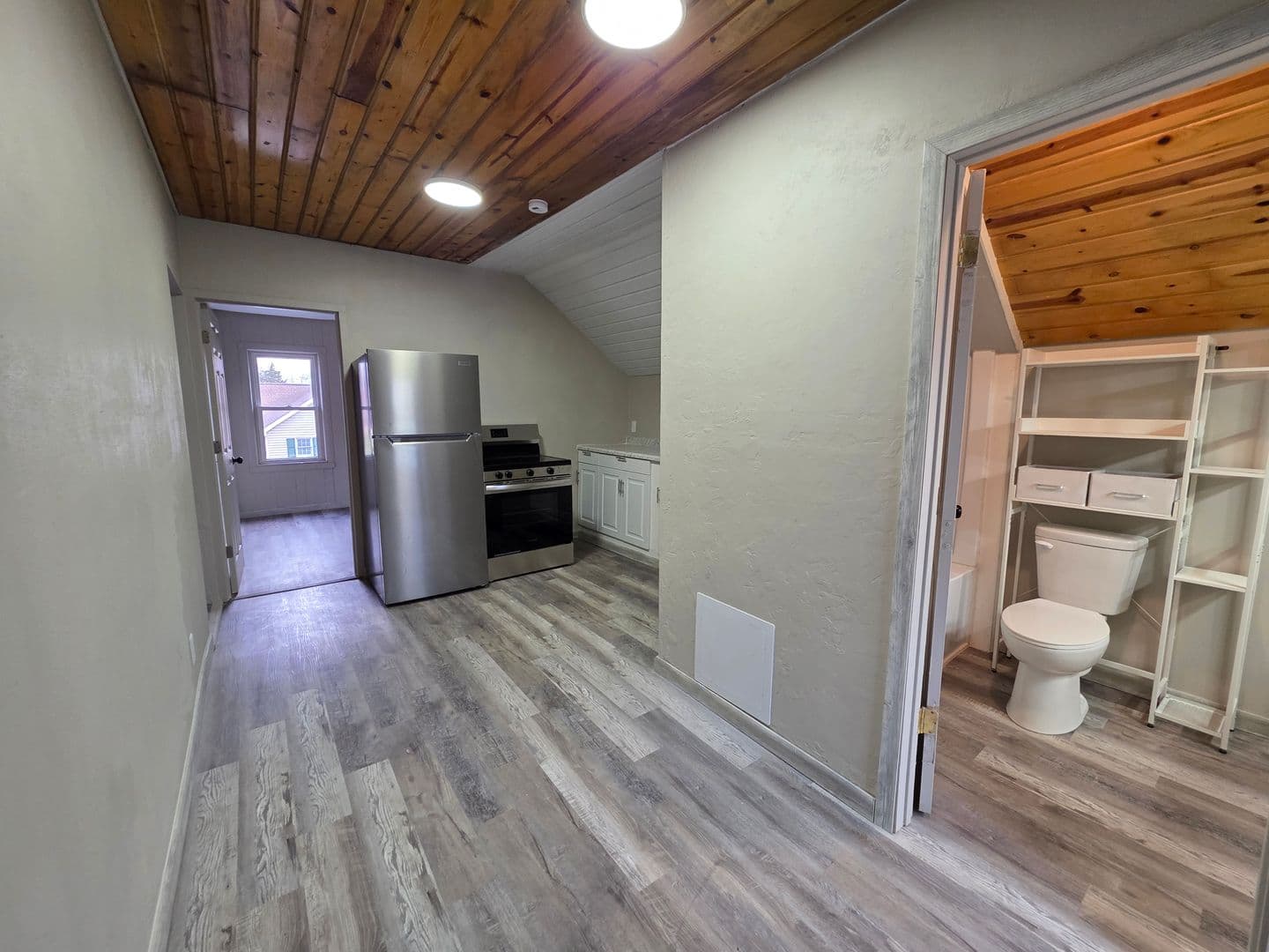 Nekoosa Apartment: 618 North St