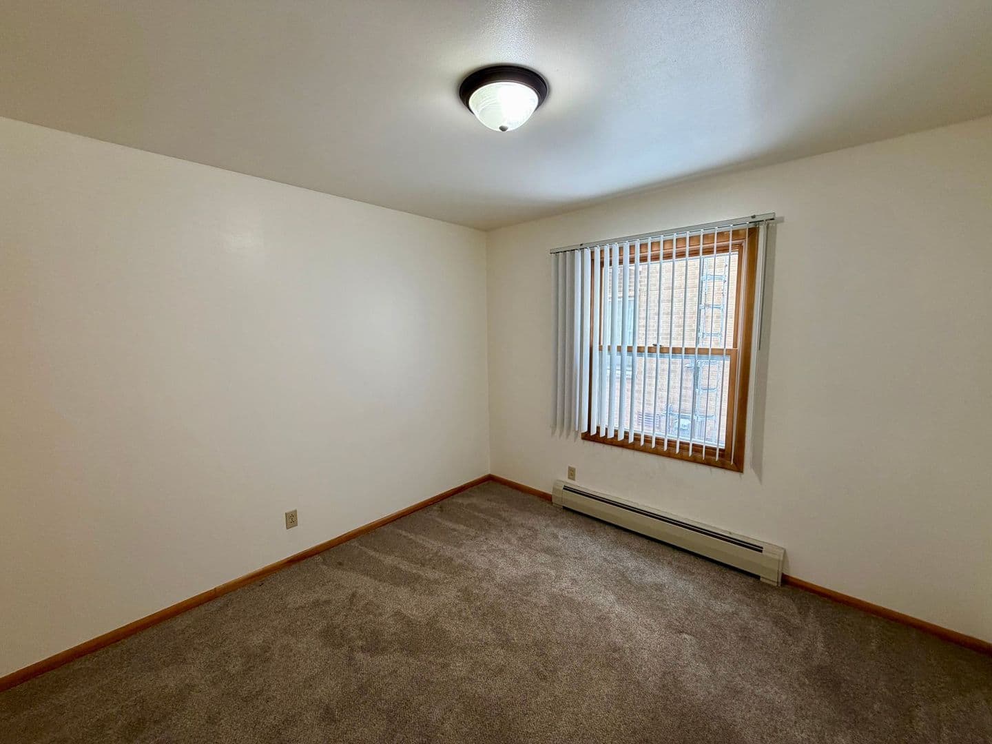 Stevens Point Apartment: 1120 Sunset Blvd