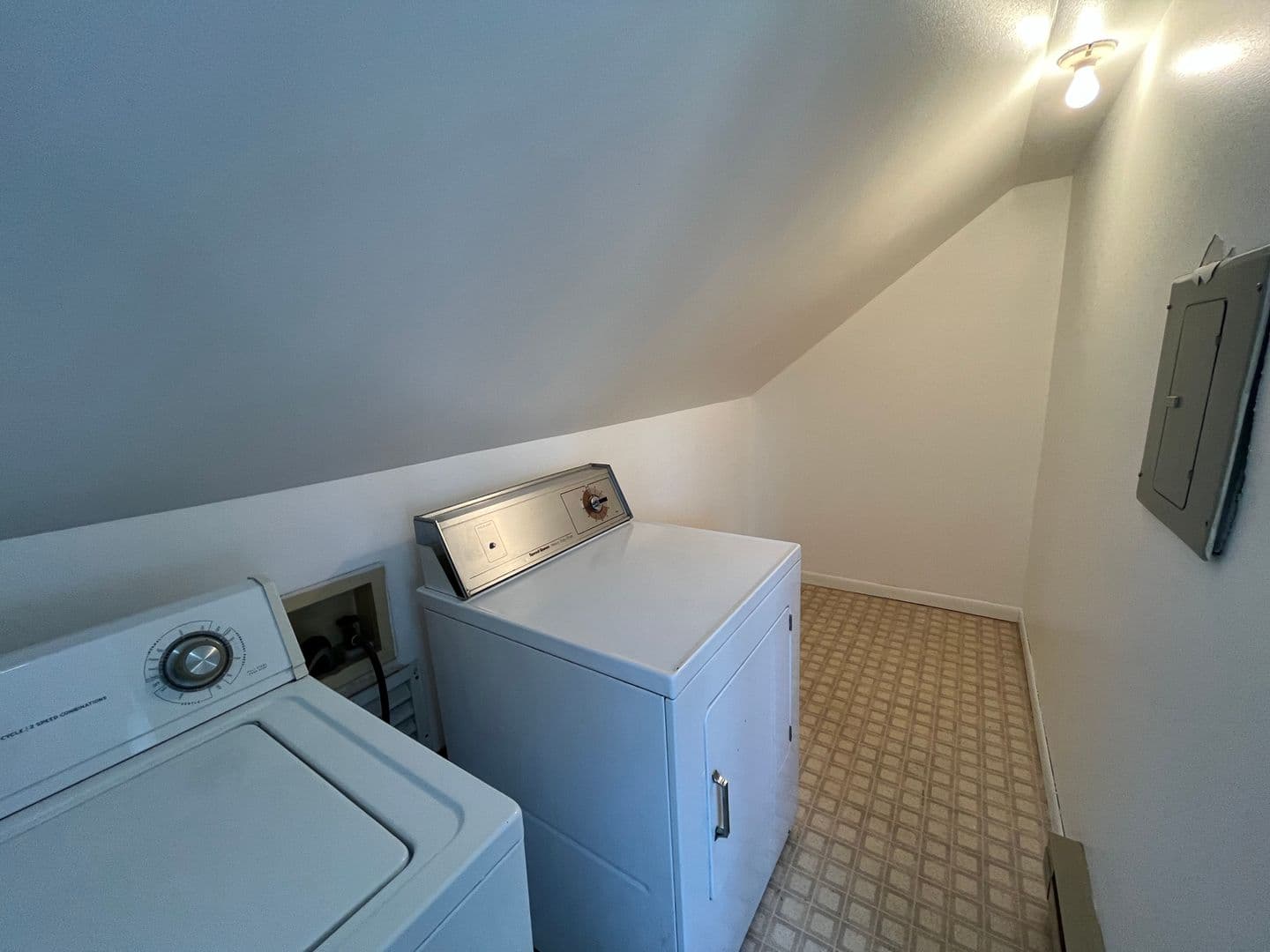 Wausau Apartment: 803 Grand Ave