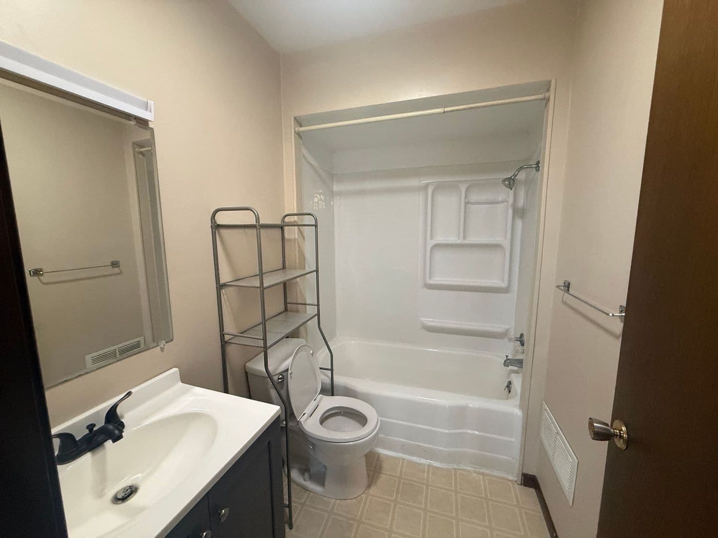 Wittenberg Apartment: 516 S Webb Street