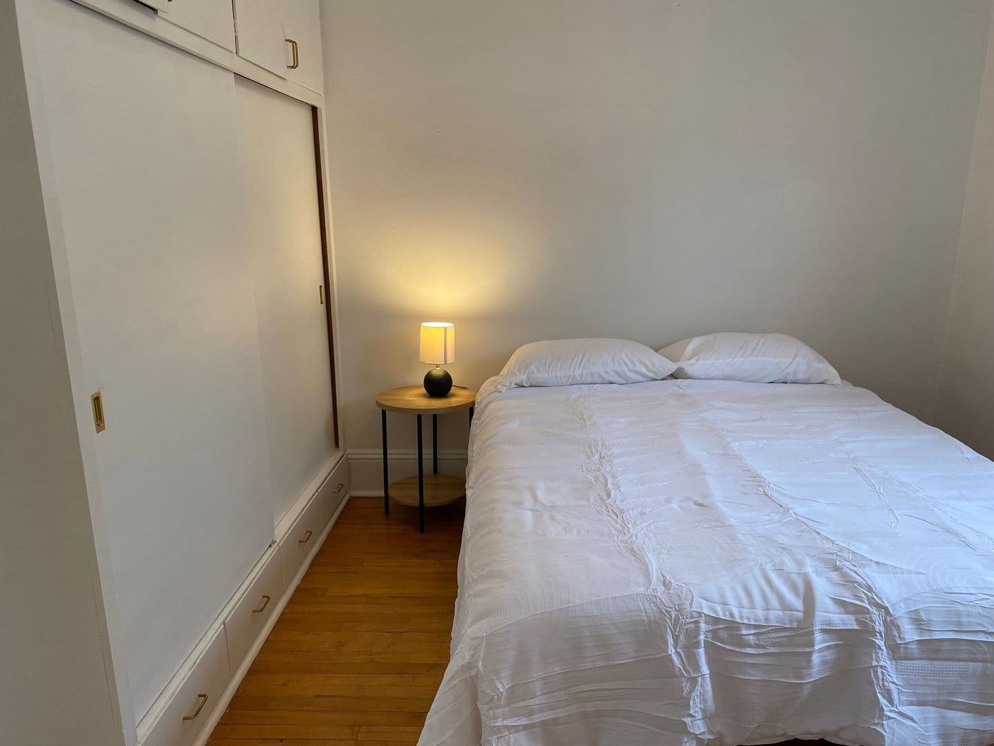 Marshfield Apartment: 410 N Maple Ave