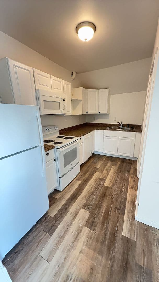 Antigo Apartment: 540 Wausau Road