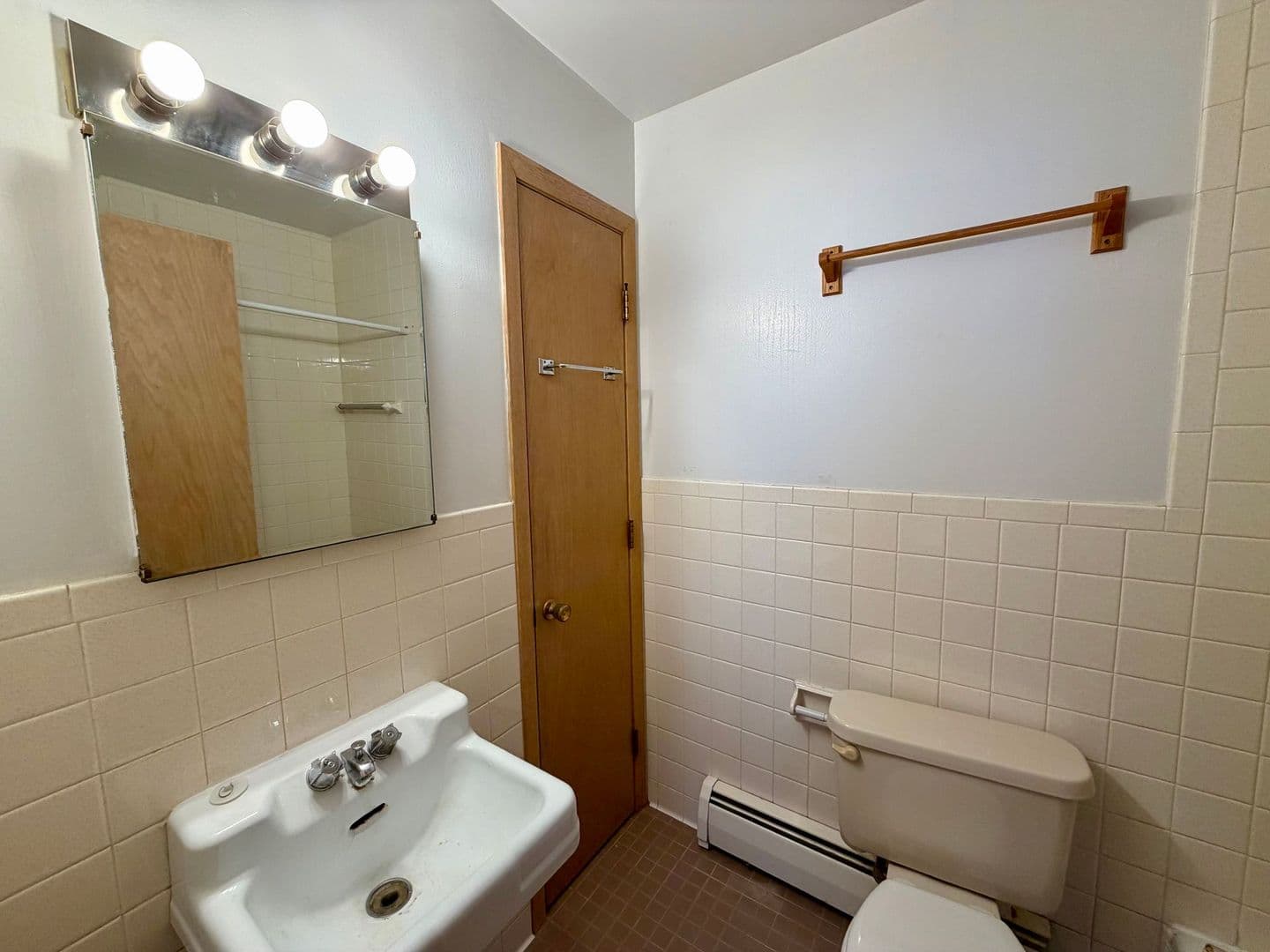 Stevens Point Apartment: 1100 Sunset Blvd