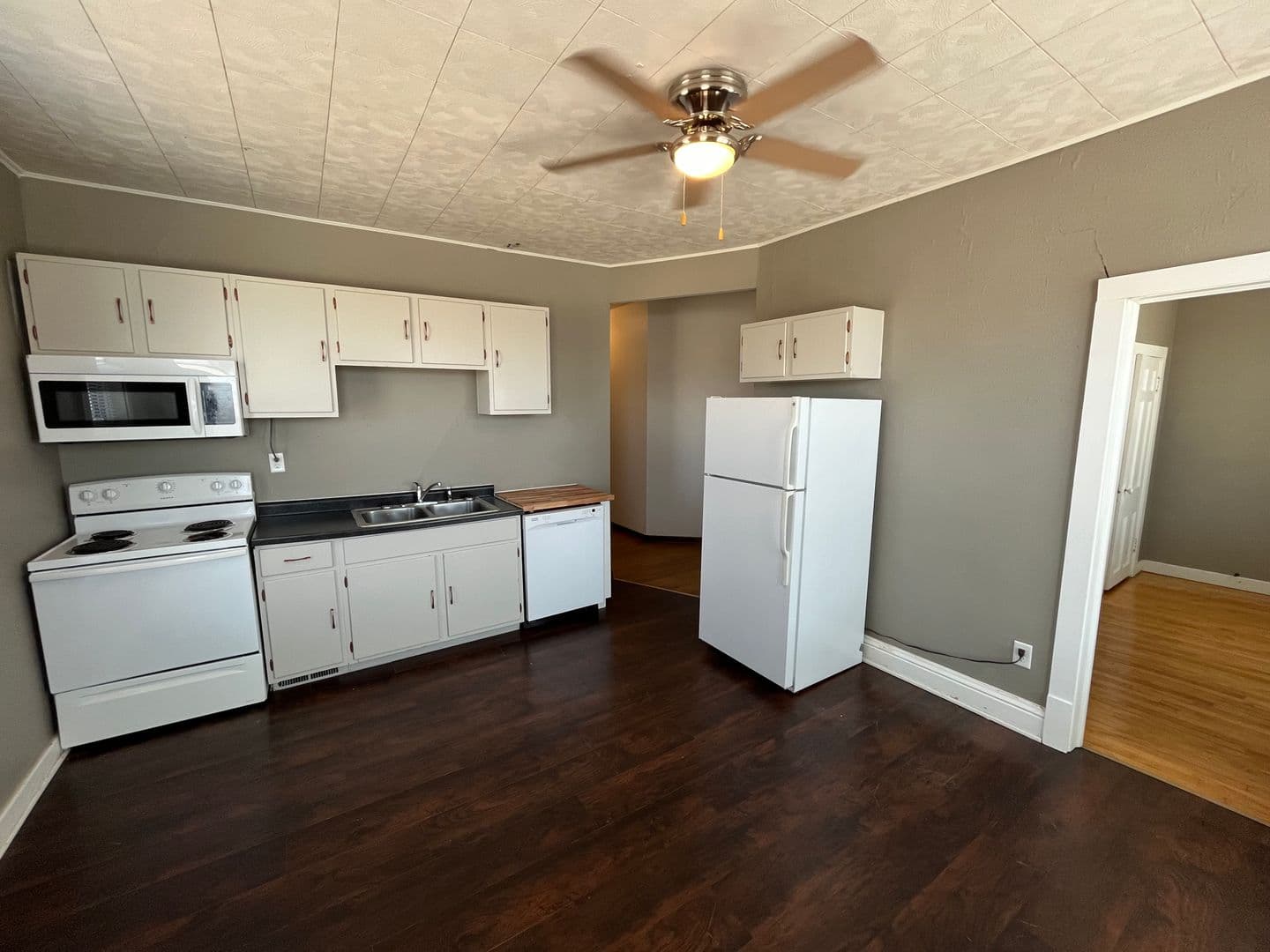 Wausau Apartment: 1015 Grand Ave