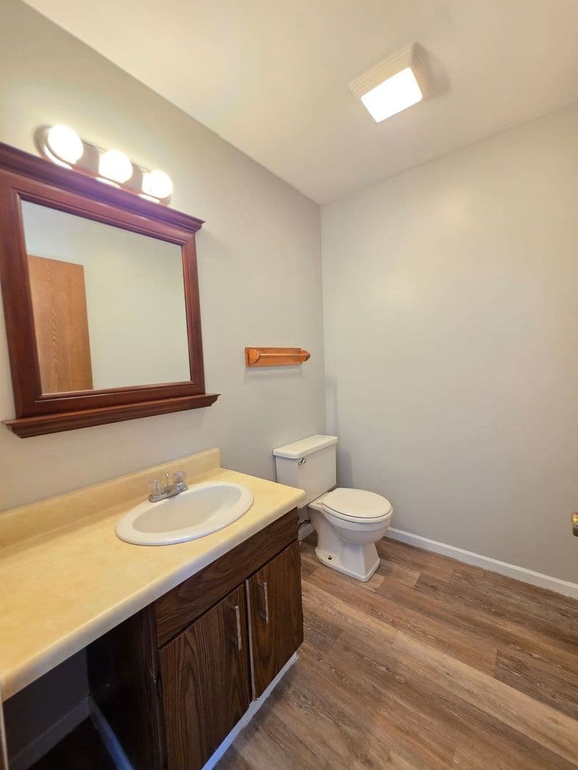 Wisconsin Rapids Apartment: 2460-2462 2nd Ave South