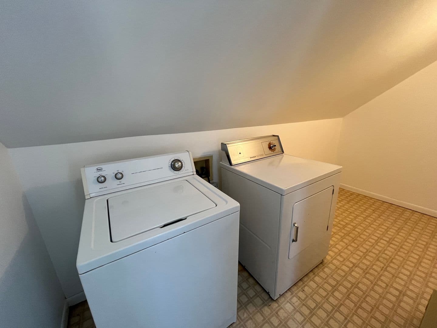 Wausau Apartment: 803 Grand Ave