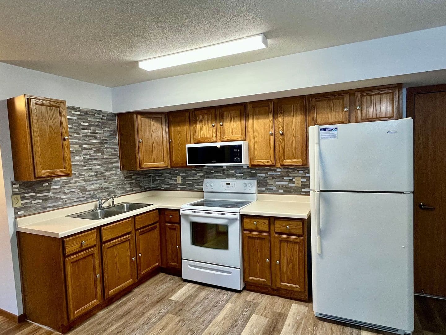 Eagle River Apartment: 416 Mill Street