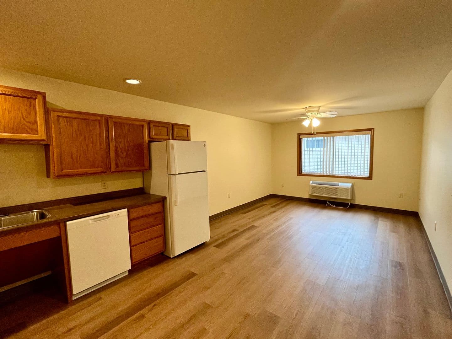 Weston Apartment: 3102 Jelinek Ave