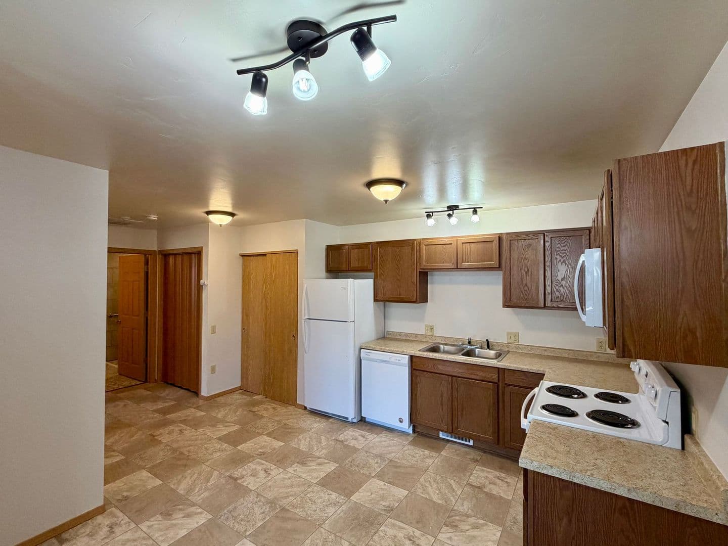 Wausau Apartment: 1813 N 11th Ave