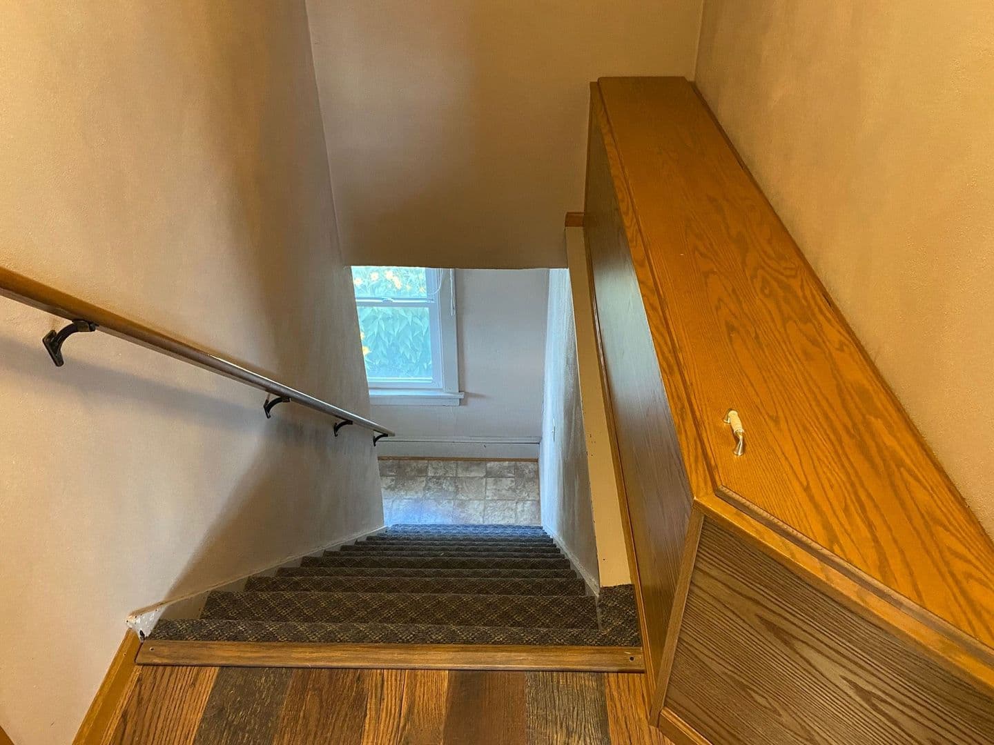 Marshfield Apartment: 410 N Maple Ave