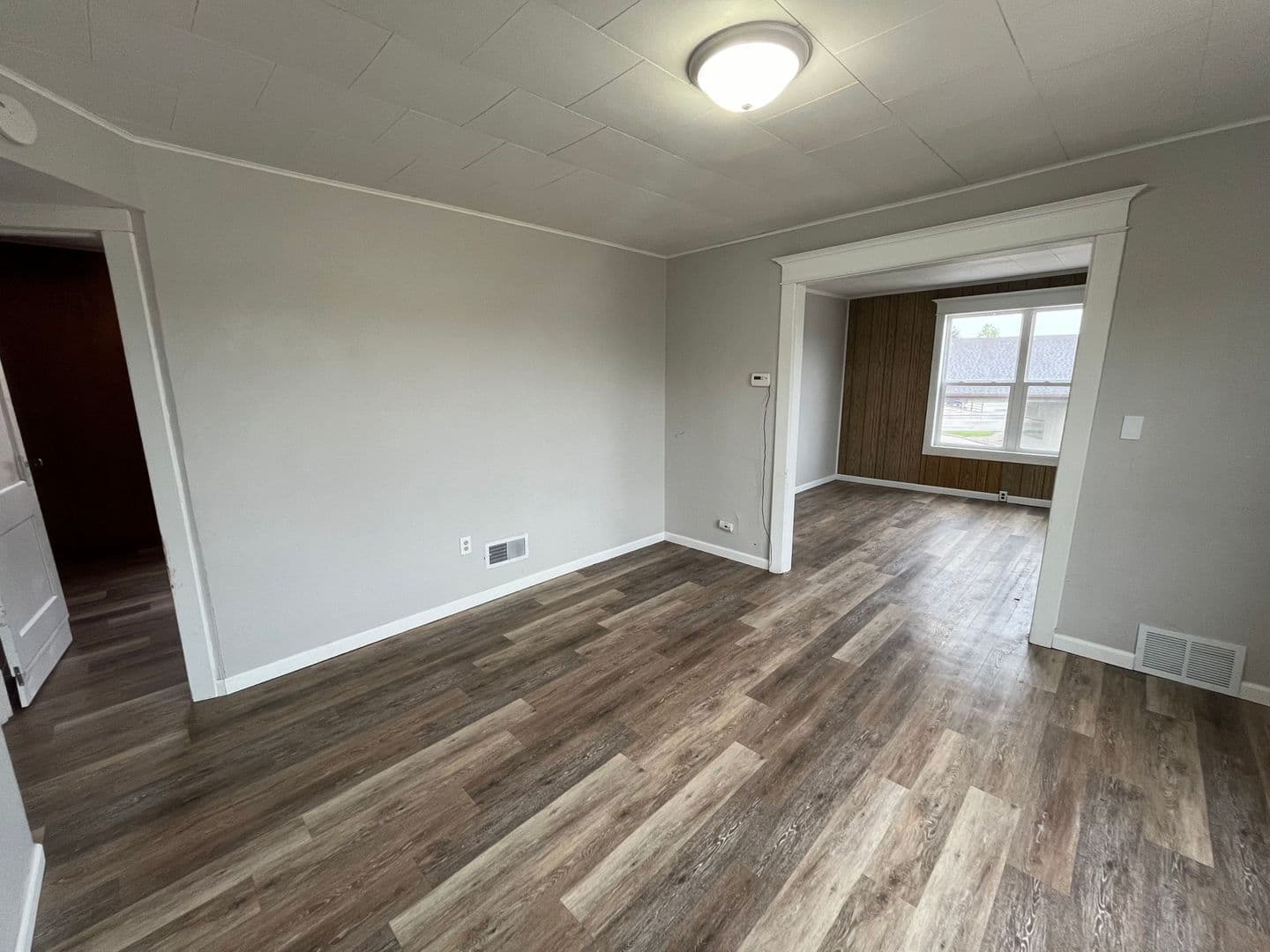 Marion Apartment: 112 E Garfield Ave