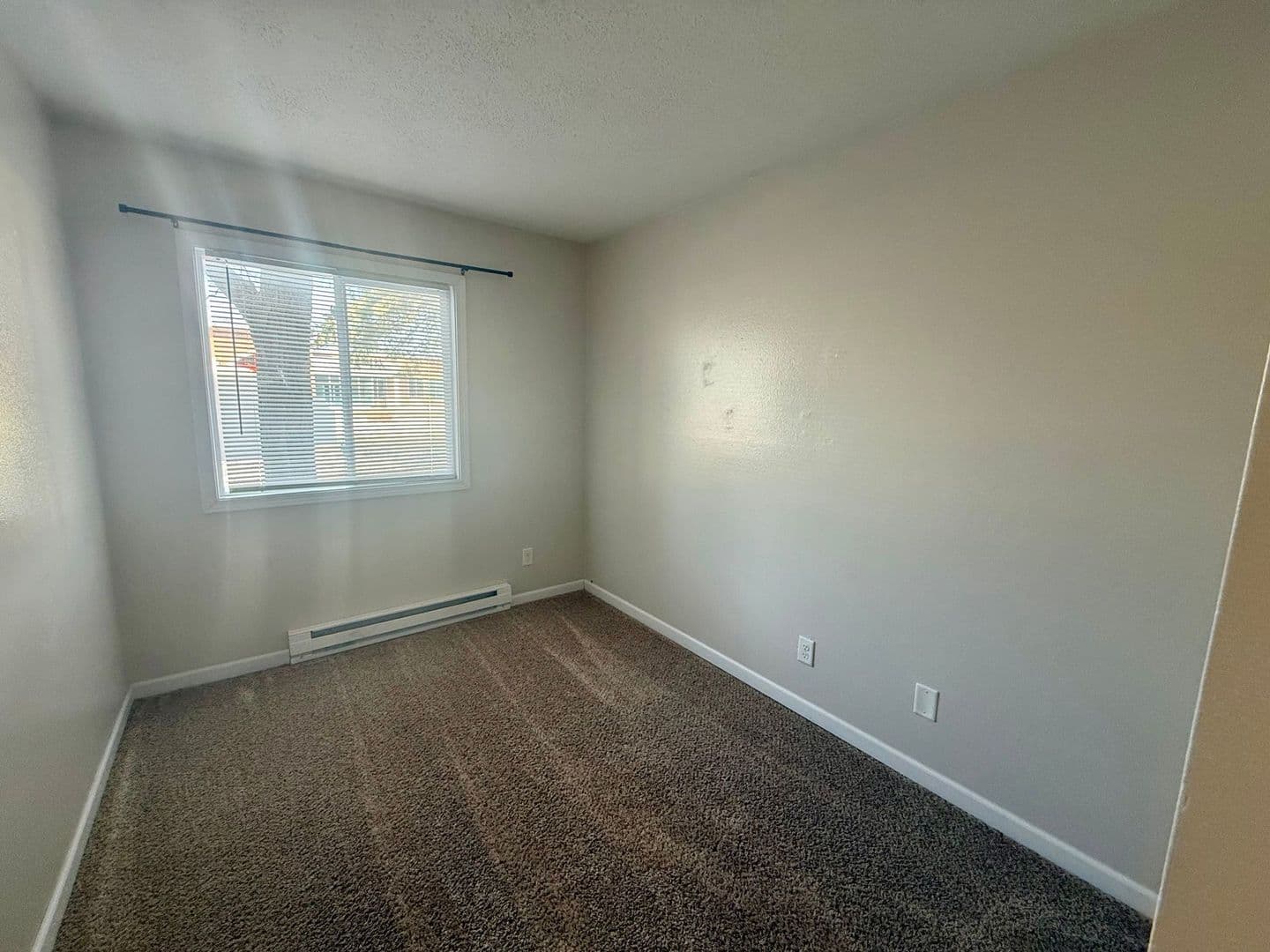 Tomah Apartment: 401 - 405 N Glendale Ave