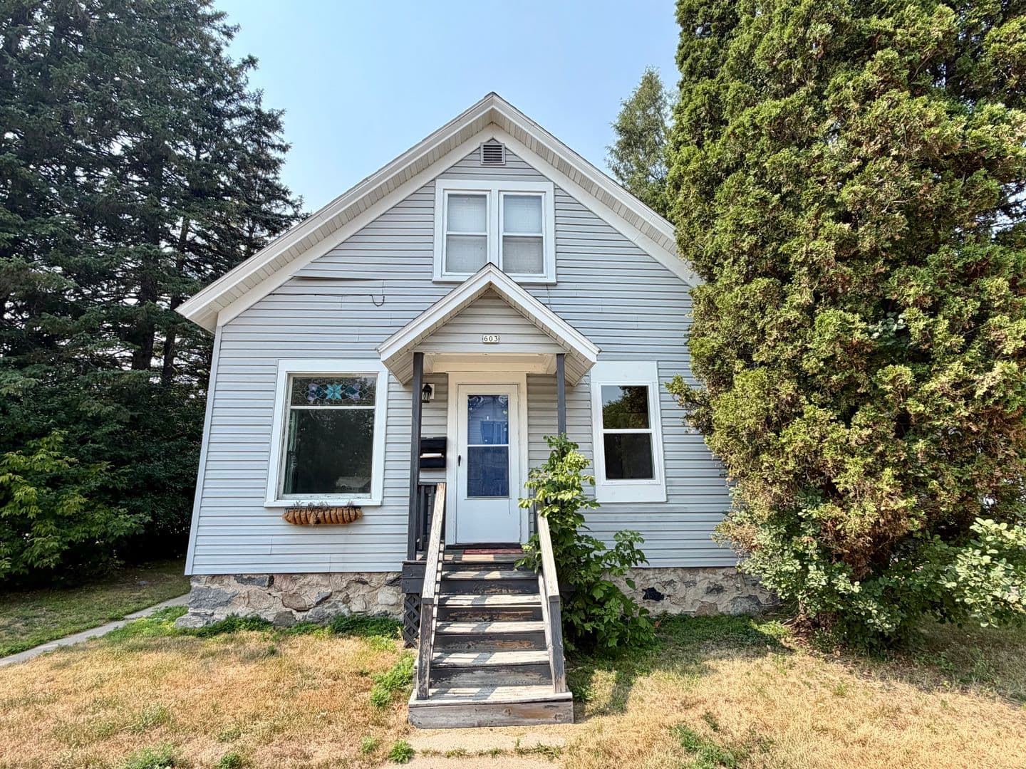 Rhinelander Apartment: 603 N Stevens Street