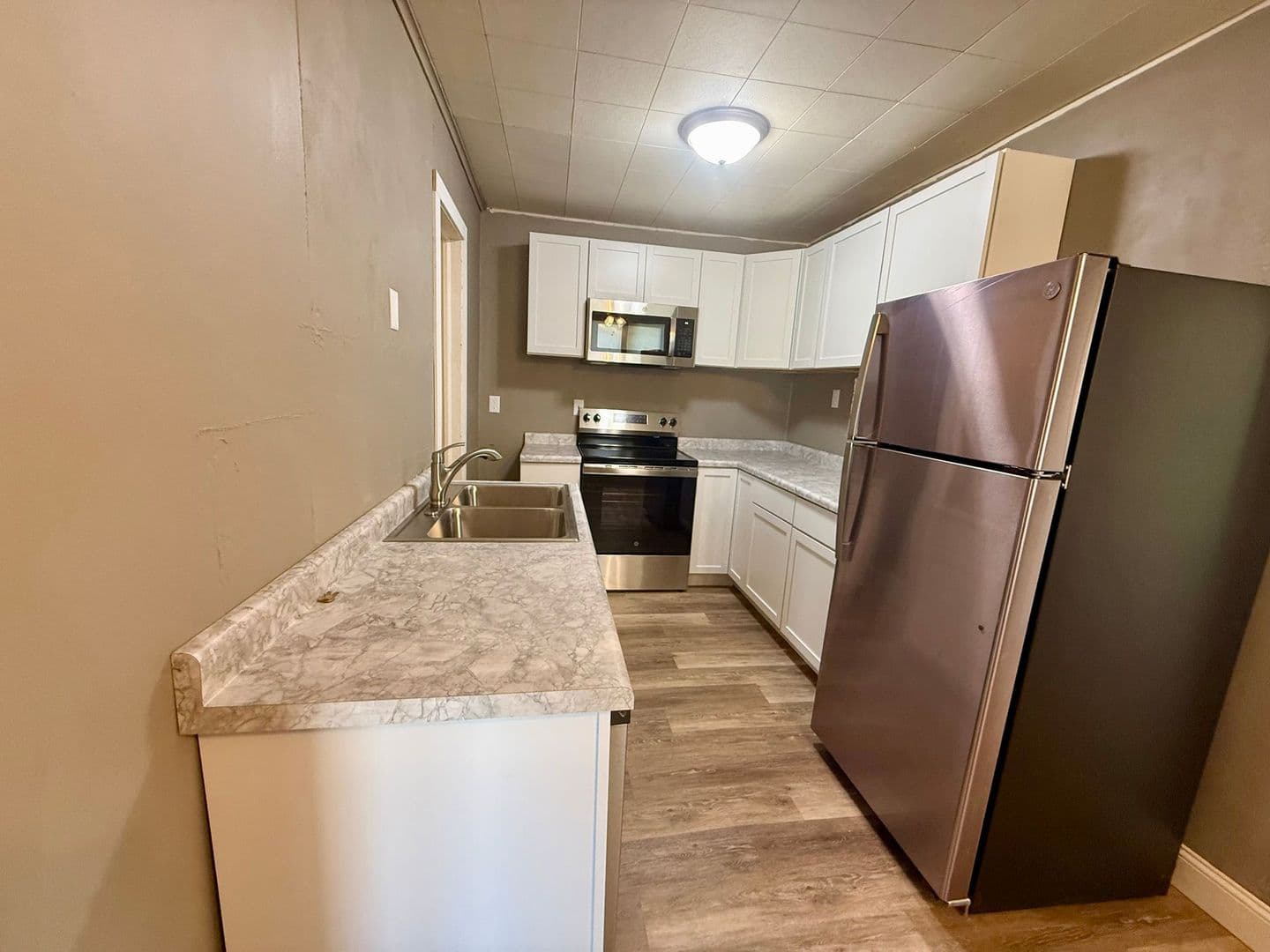 Merrill Apartment: 110 S State St