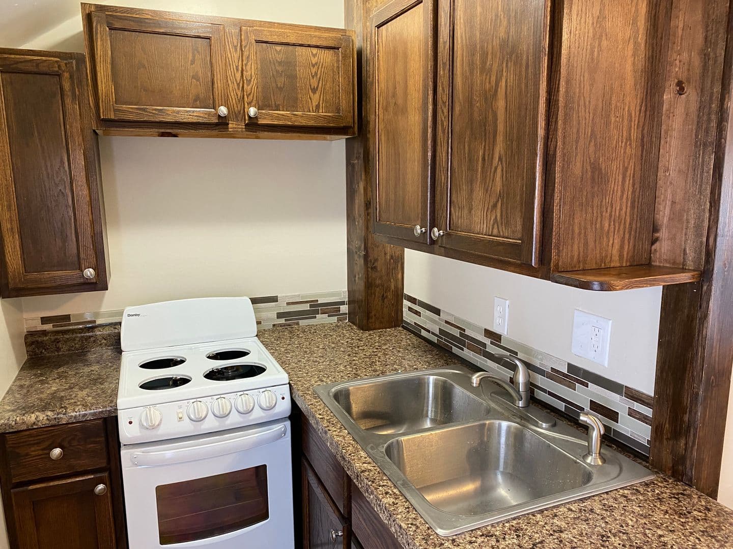 Merrill Apartment: 1800 E Main St