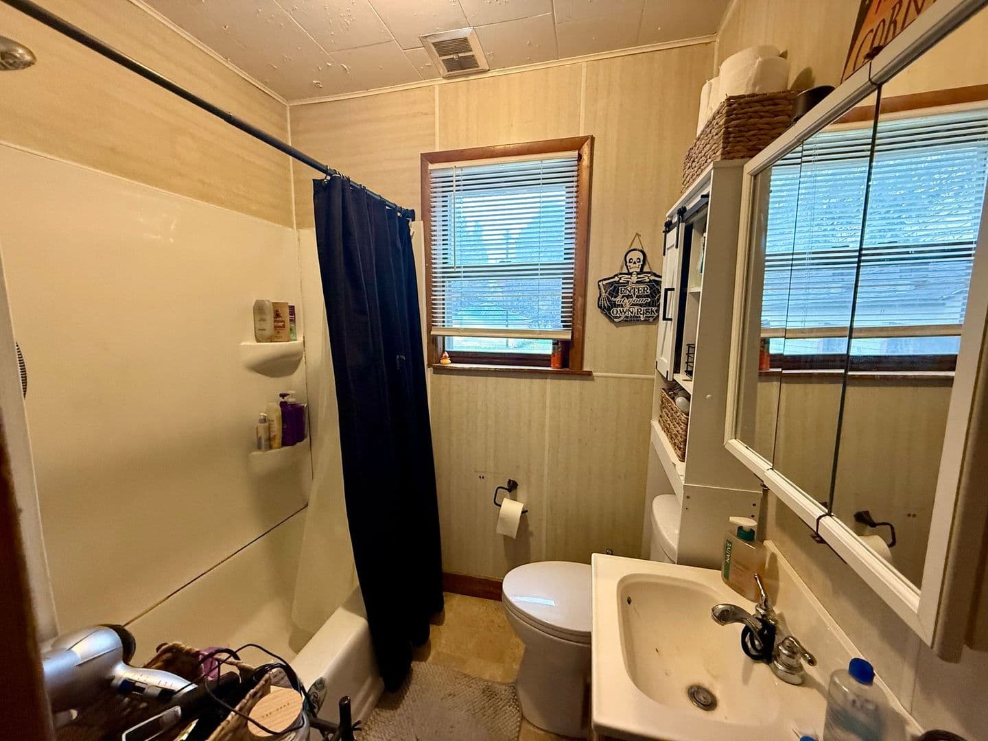Merrill House: 604 N Genesee St