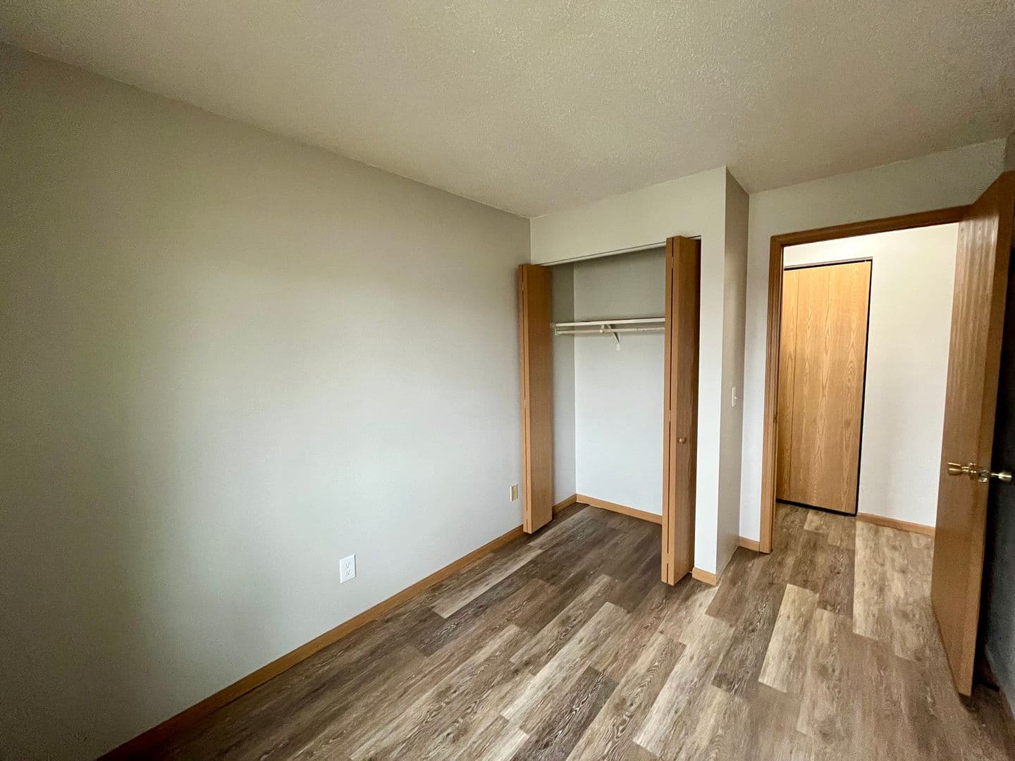 Tomah Apartment: 401 - 405 N Glendale Ave