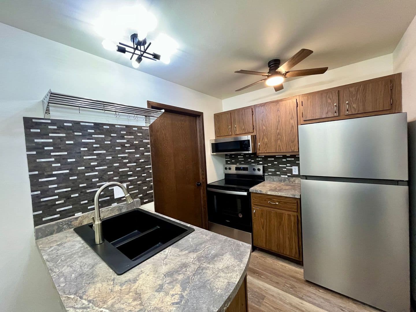 Marshfield Apartment: 1010 Sawyer Dr