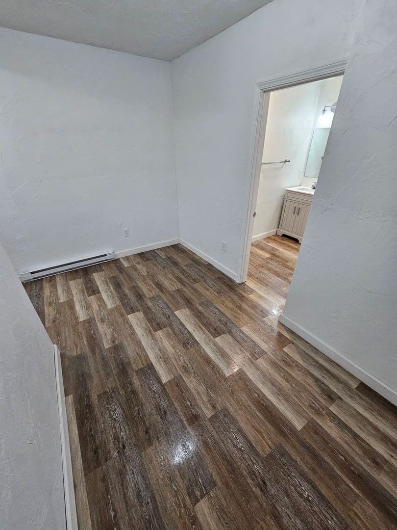Gillett Apartment: 100 N Lake Ave