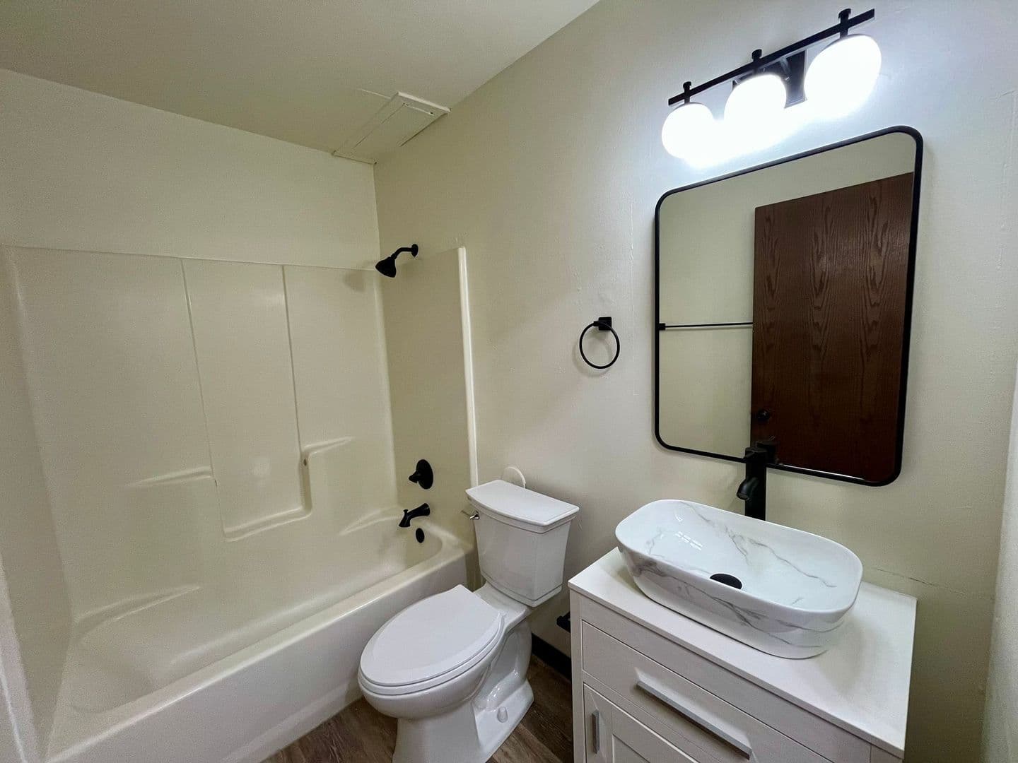 Marshfield Apartment: 1010 Sawyer Dr
