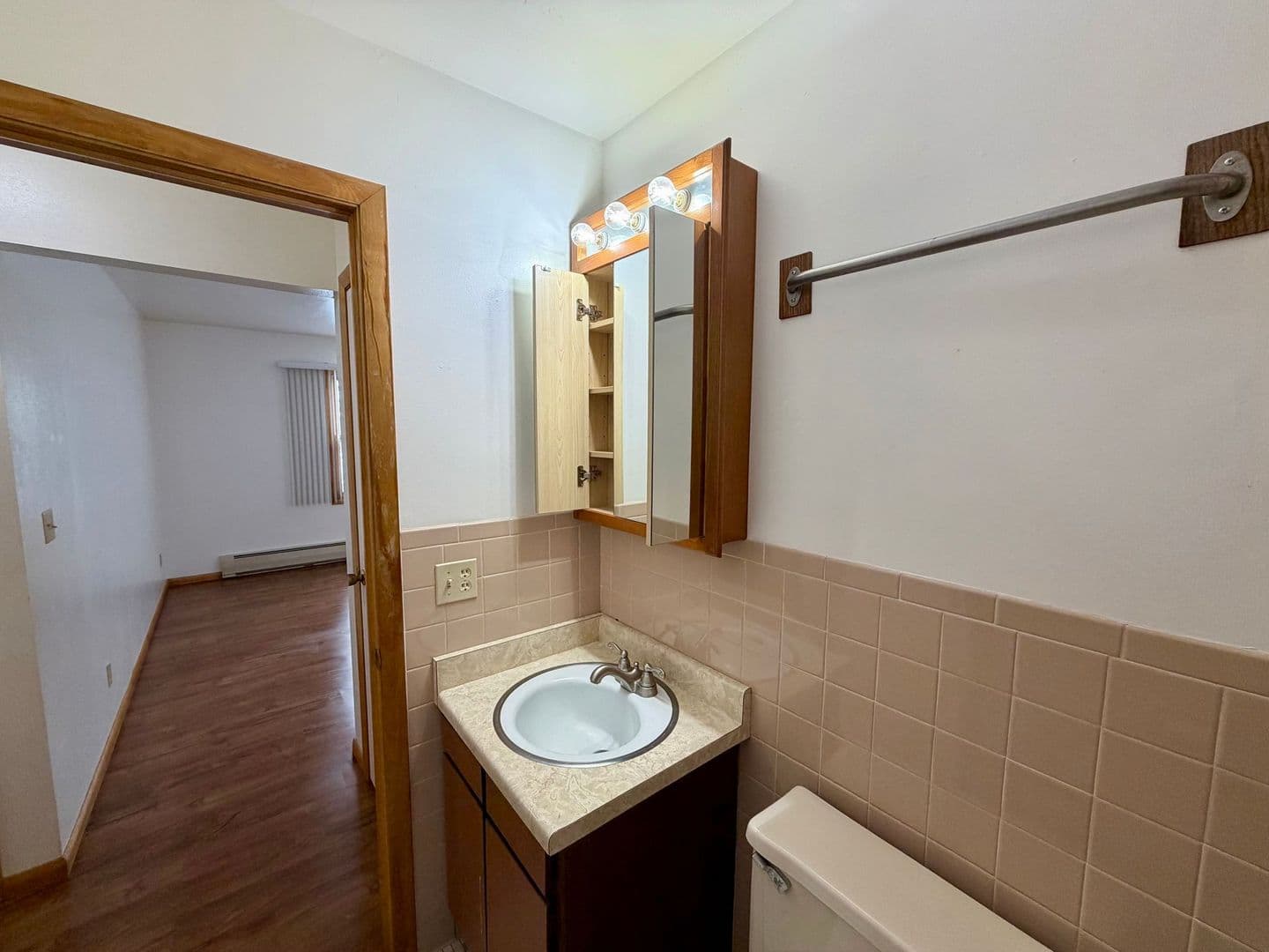 Stevens Point Apartment: 1120 Sunset Blvd