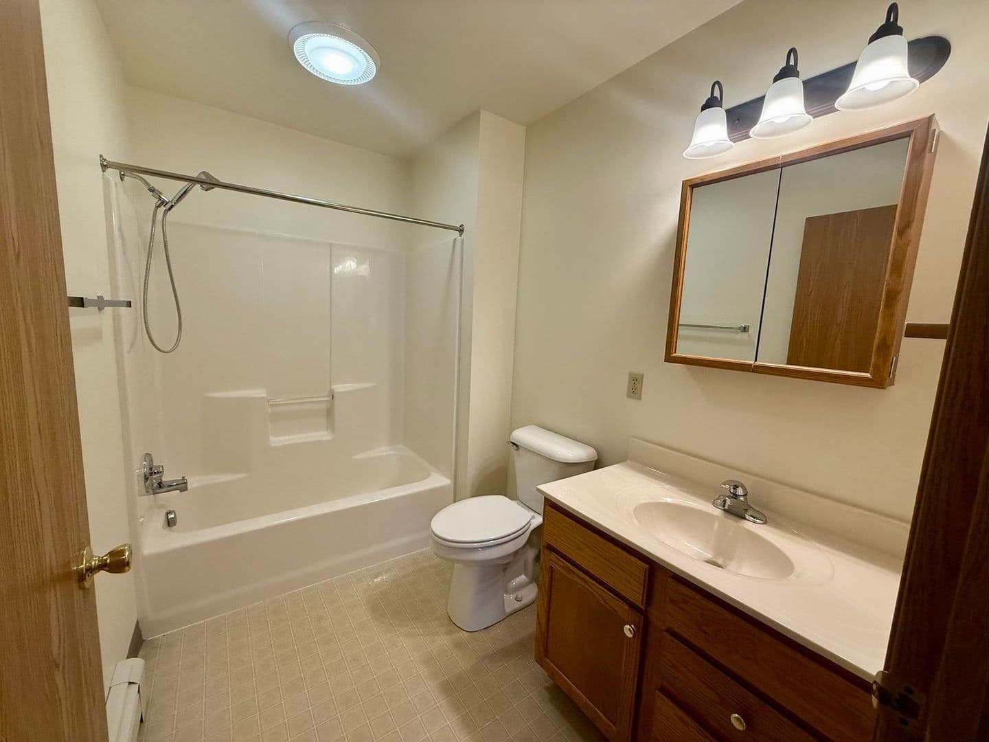 Plover Apartment: 3120 Wilson Avenue