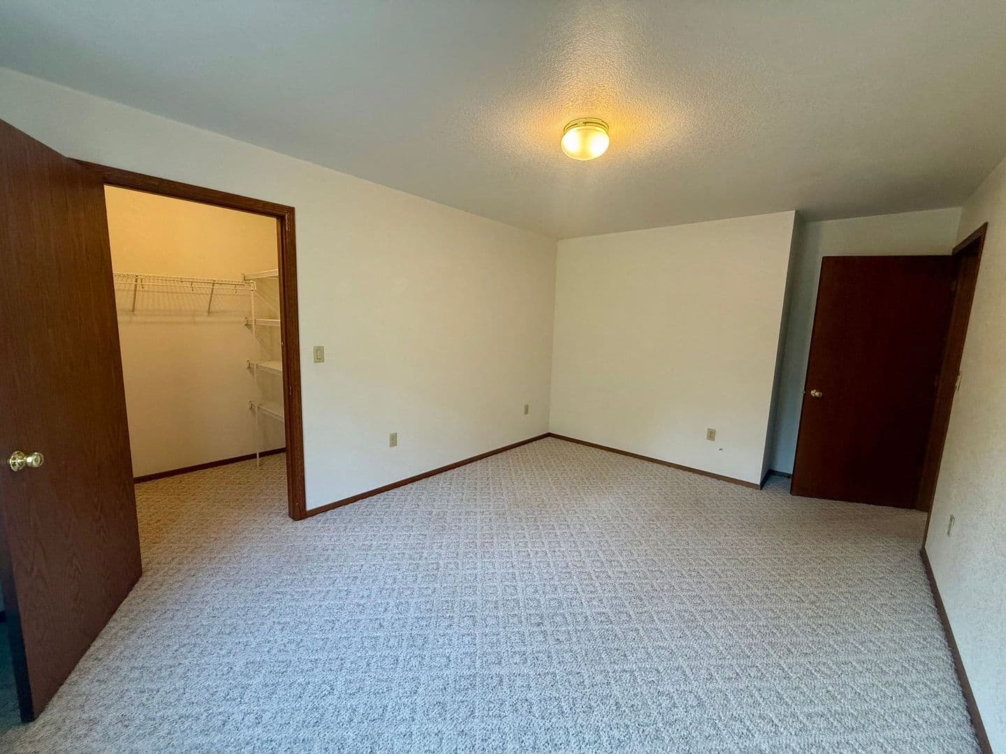 Stevens Point Apartment: 5601 Sandpiper Drive B
