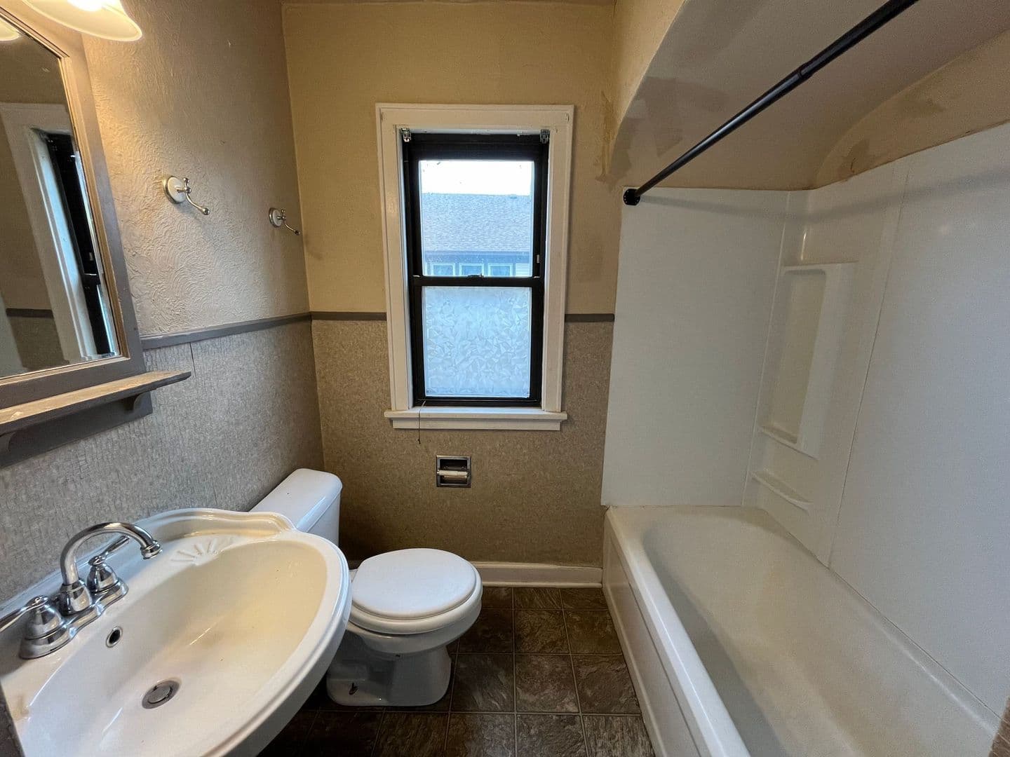 Wausau Apartment: 803 Grand Ave