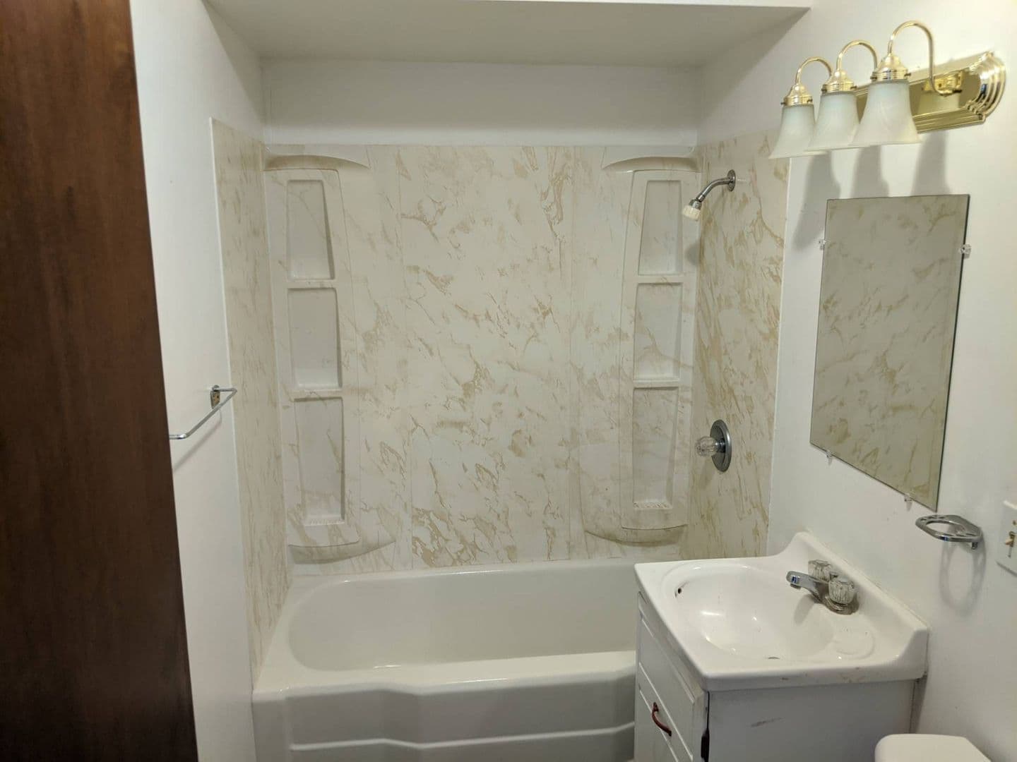 Wittenberg Apartment: 516 S Webb Street