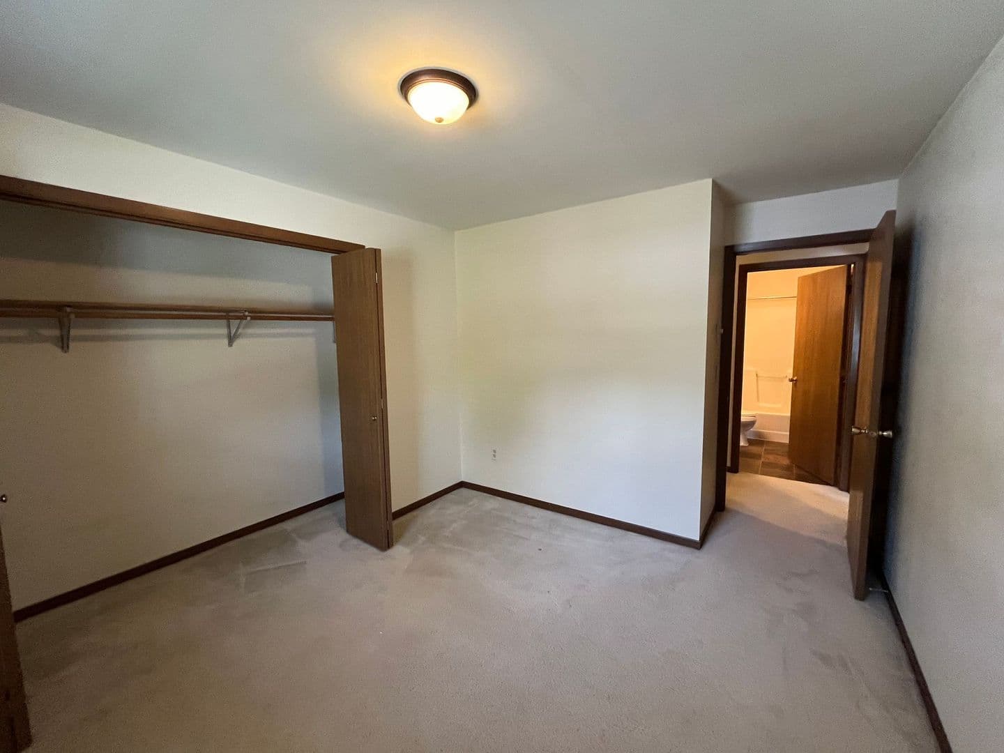 Medford Apartment: 805 W Allman Street