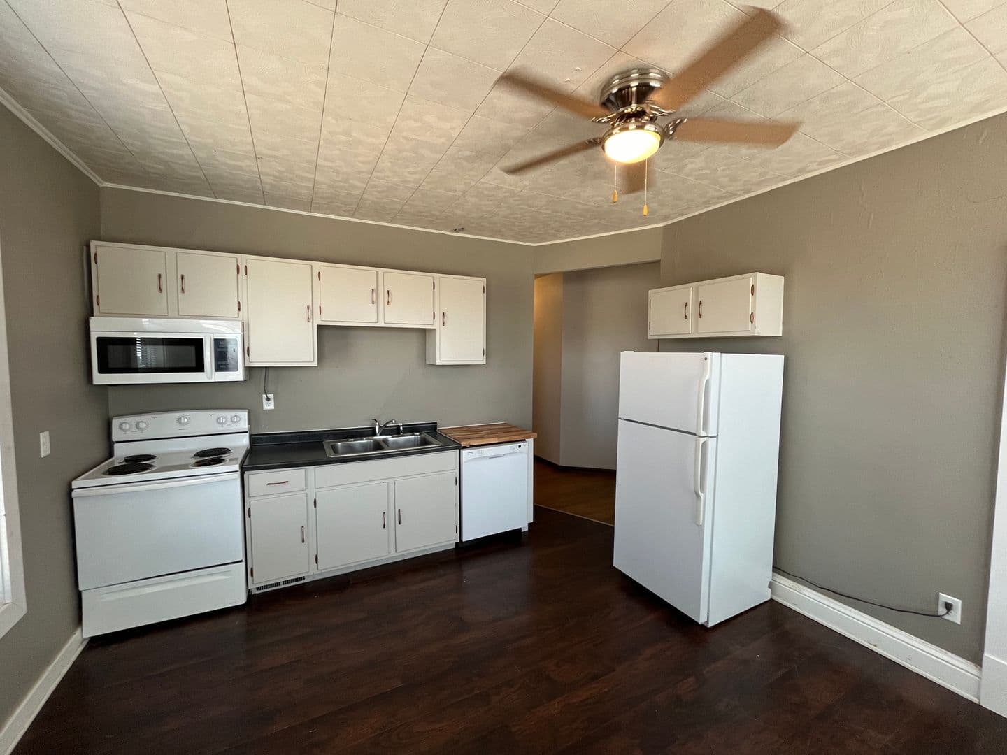 Wausau Apartment: 1015 Grand Ave