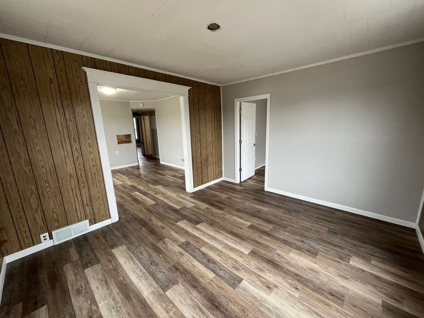 Marion Apartment: 112 E Garfield Ave