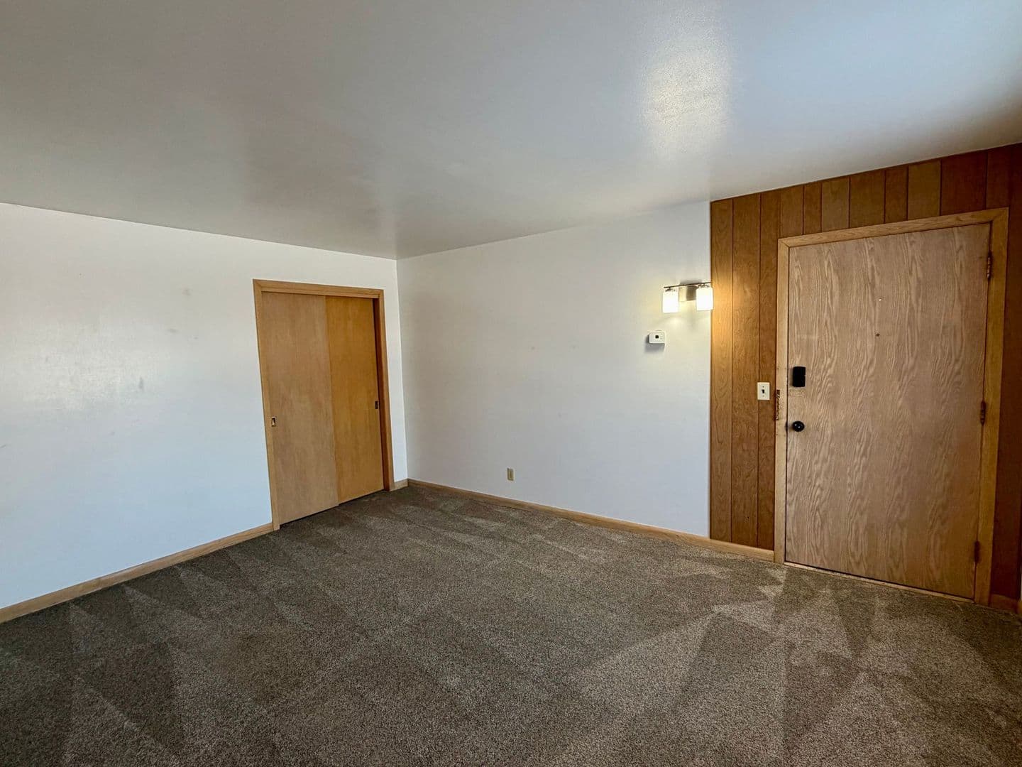 Stevens Point Apartment: 1100 Sunset Blvd