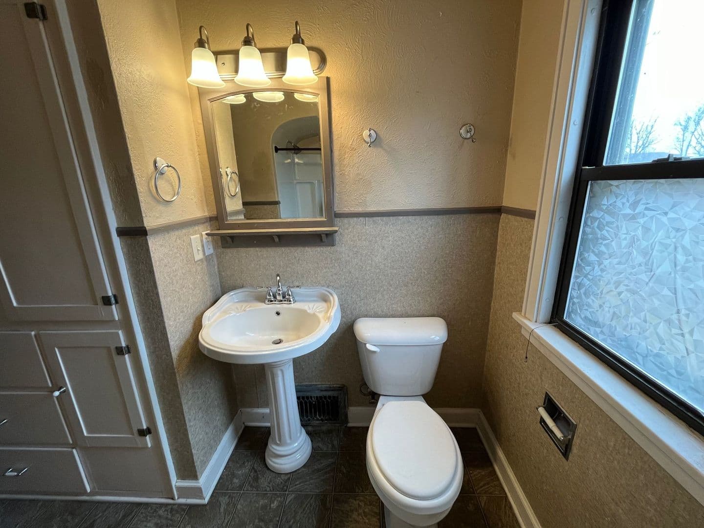 Wausau Apartment: 803 Grand Ave