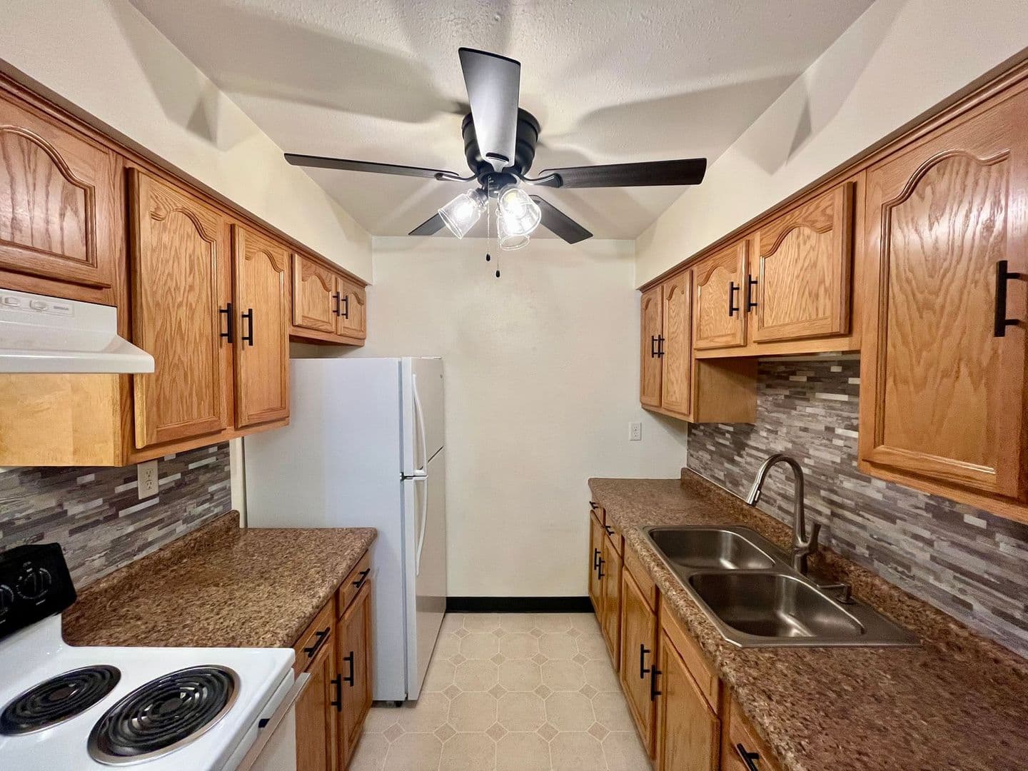 Tomahawk Apartment: 1011 Timm St