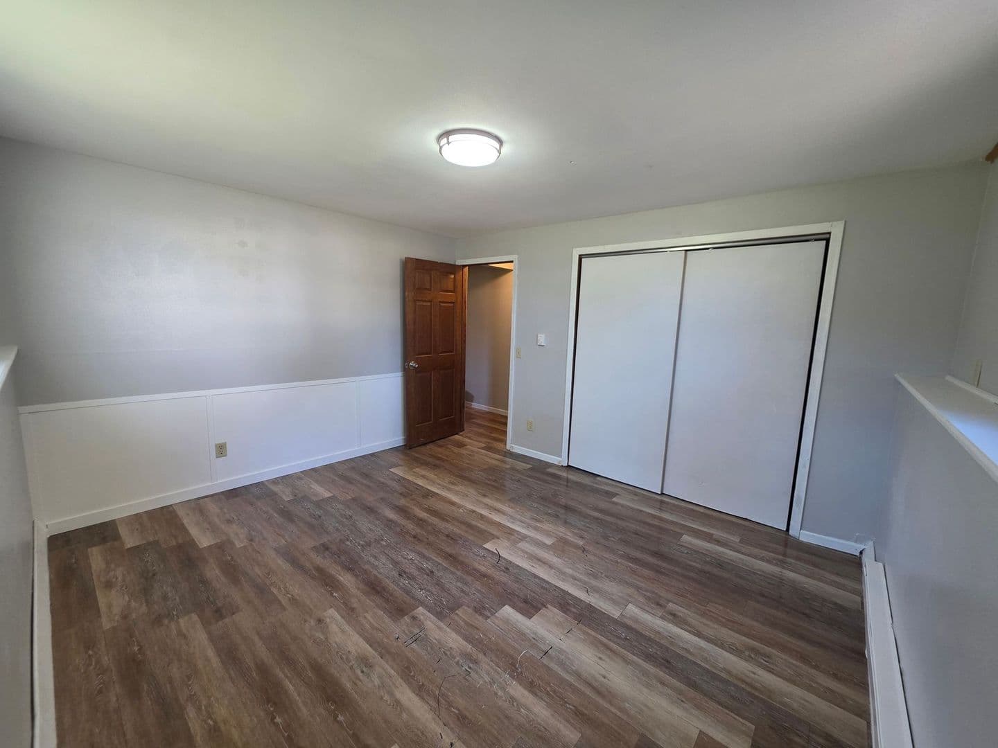 Wisconsin Rapids Apartment: 2460-2462 2nd Ave South