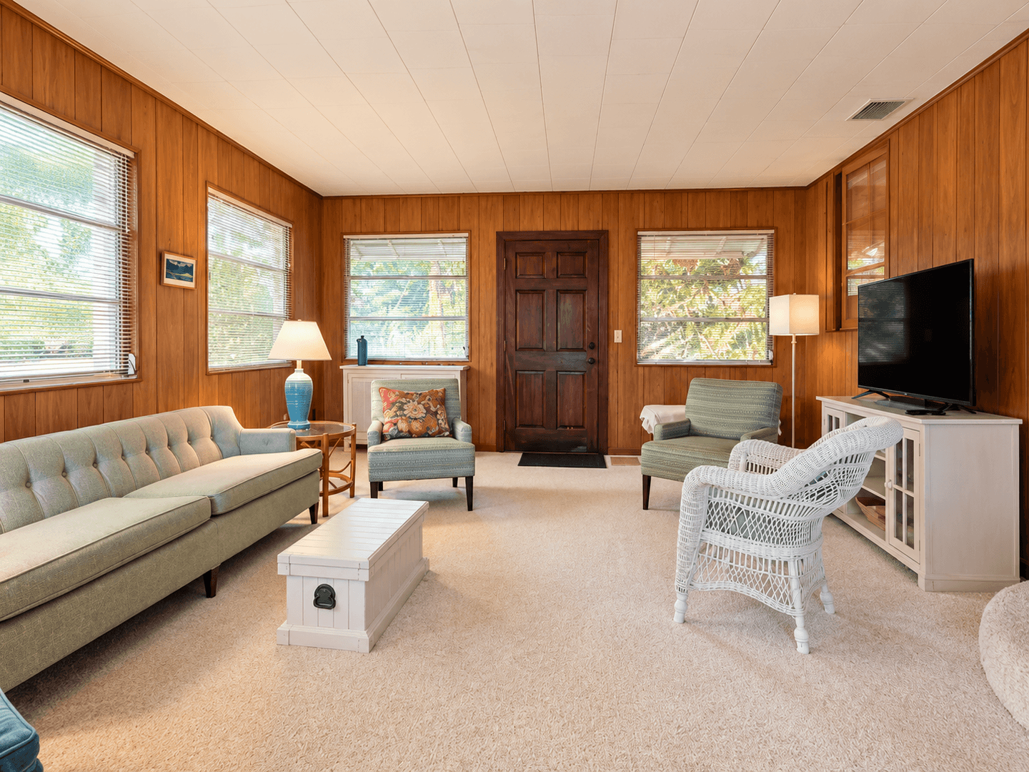 Saint Petersburg House: 7228 1st Ave S