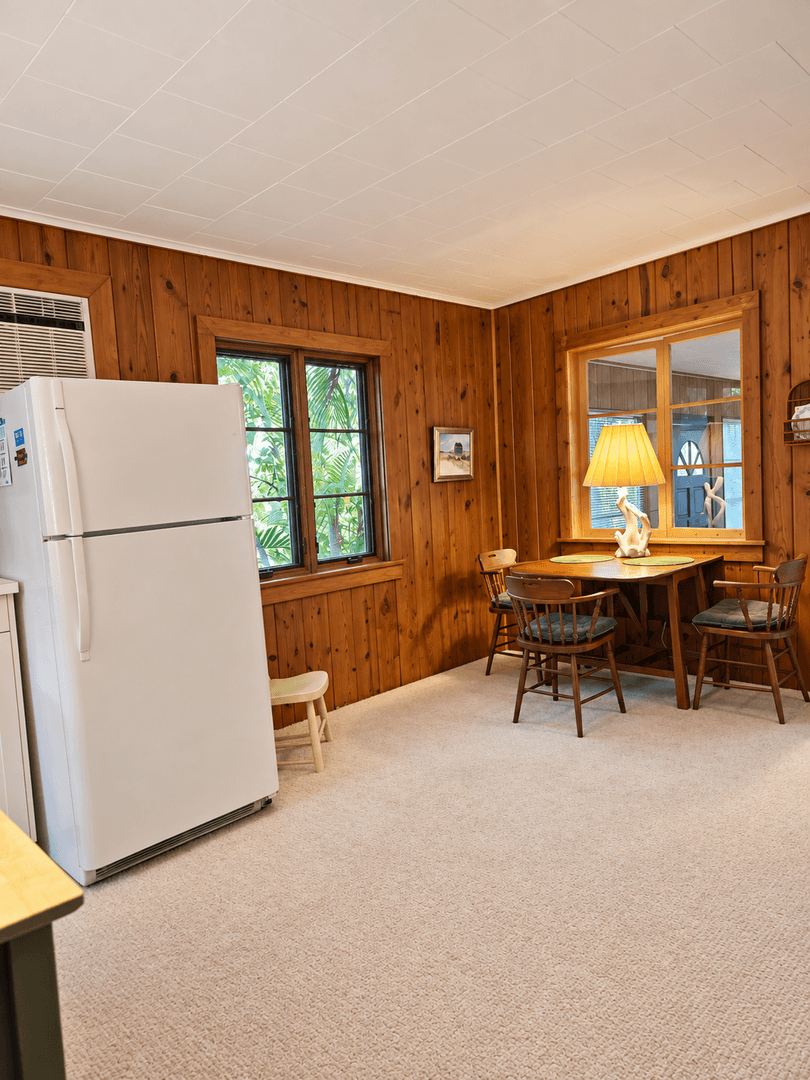 Saint Petersburg House: 7228 1st Ave S
