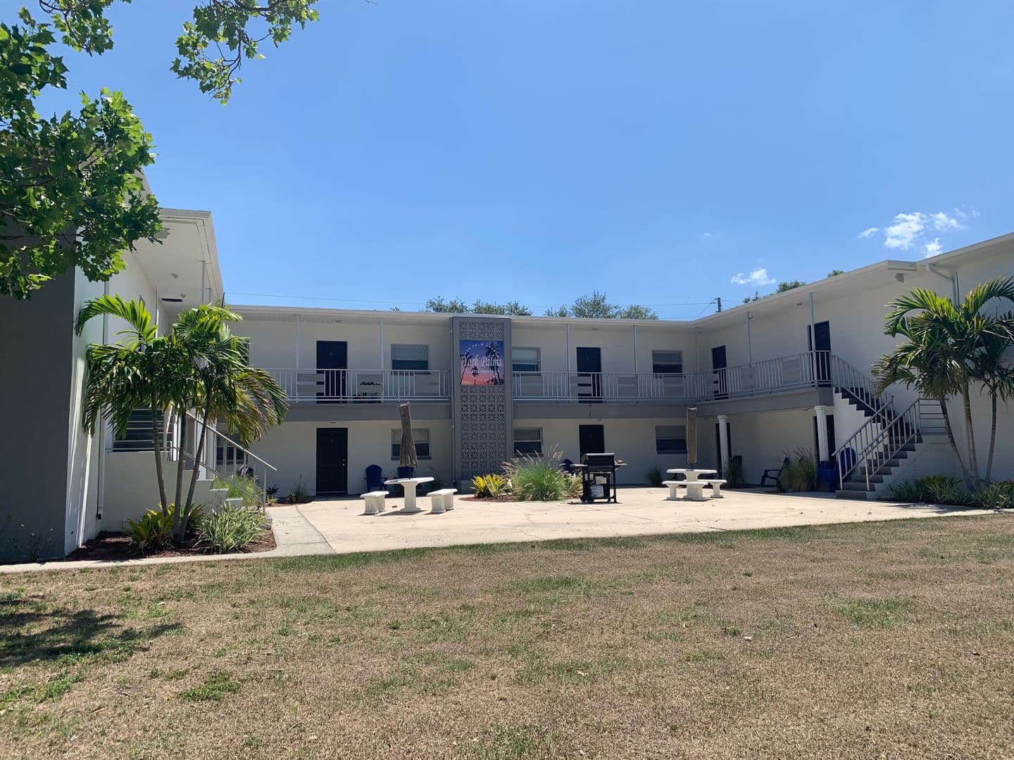St. Petersburg House: 426 Palm Ave N #4