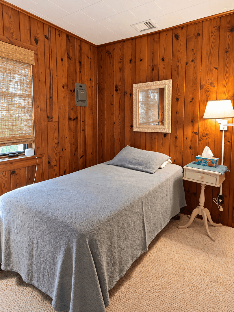 Saint Petersburg House: 7228 1st Ave S