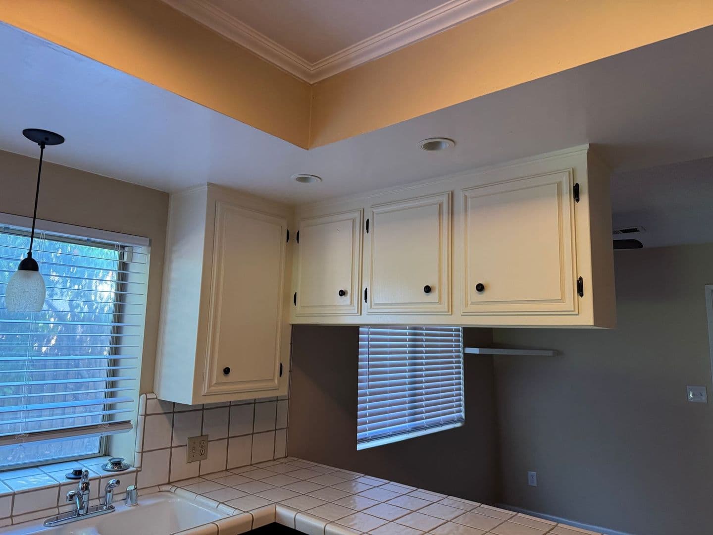 Bakersfield House: 9805 Mesa Oak Dr.